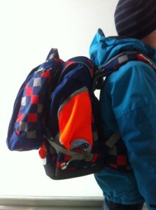 Ergobag mit Sportrucksack angezogen